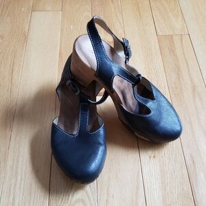 'Woody' Clog Sandals